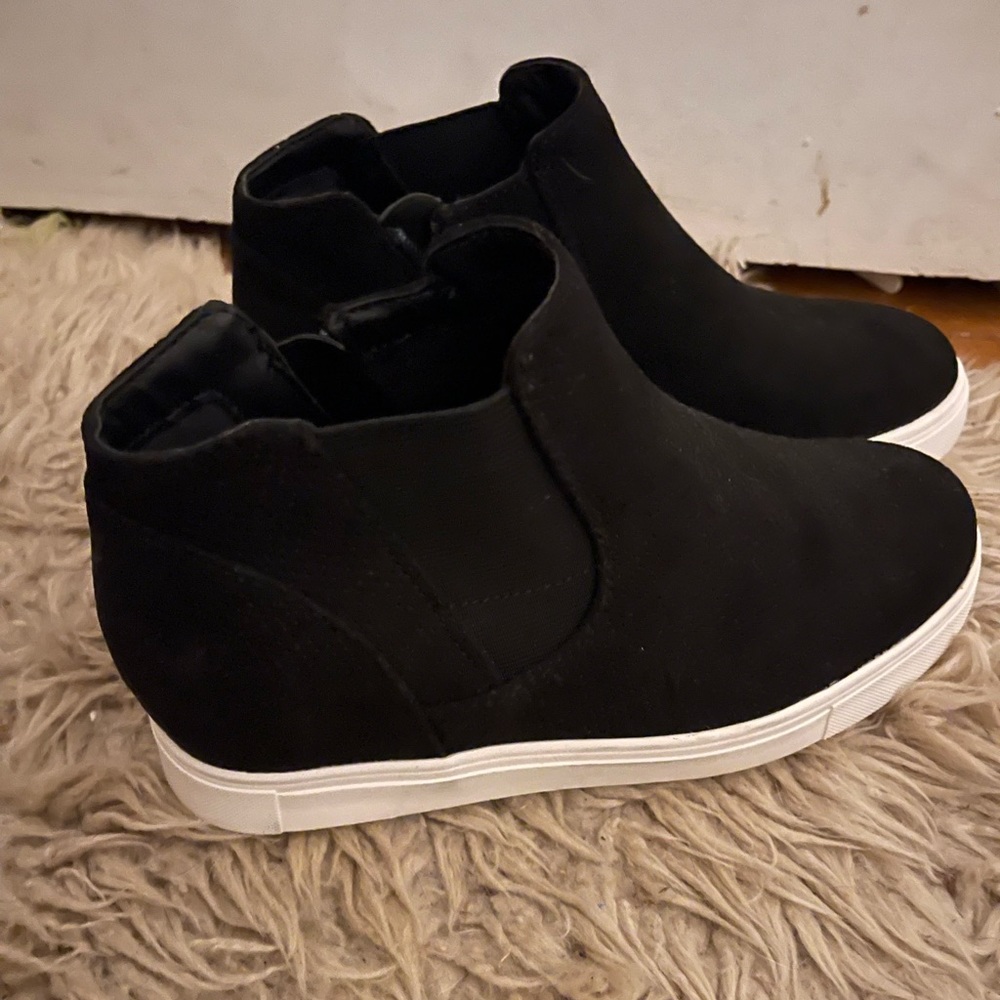 Slip on sneakers